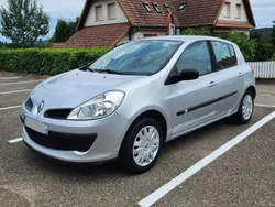 Argent Utilisé 2005 Renault Clio II Authentique Berline | 3 450 € (Prix juste)