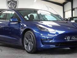 Bleu Utilisé 2021 Tesla Model 3 Standard Range Berline | 19 990 € (Prix juste)