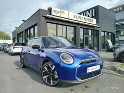 Bleu Nouvelle 2024 Mini Cooper Favoured Citadine | 31 990 € (Prix juste)