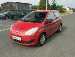 Rouge Utilisé 2009 Renault Twingo Authentique Citadine | 2 579 € (Prix juste)