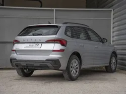 Gris Utilisé 2024 Skoda Kamiq Selection SUV | 21 990 €