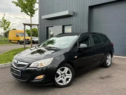 Noir Utilisé 2011 Opel Astra Design Edition Break | 5 990 € (Prix cher)