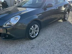 Gris Utilisé 2011 Alfa Romeo Giulietta Citadine | 8 500 €