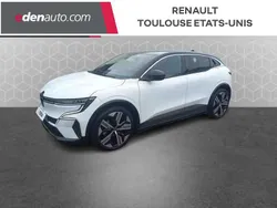 Utilisé 2022 Renault Mégane Iconic Berline | 26 490 € (Prix juste)