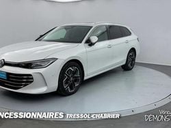 Blanc Utilisé 2024 VW Passat Elegance Coupé | 41 999 €