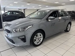 Gris acier mã©tallisã© Utilisé 2021 Kia Ceed Active Berline | 15 499 € (Bon prix)