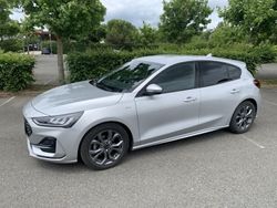 Gris magnetic mã©tallisã© Utilisé 2024 Ford Focus ST-Line X Berline | 24 899 € (Prix juste)