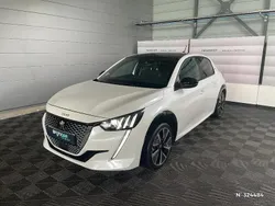 Blanc Utilisé 2022 Peugeot e-208 GT Citadine | 16 950 € (Prix juste)