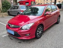 Rouge Utilisé 2011 Hyundai i30 Berline | 3 290 €