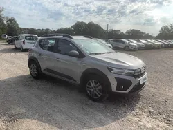 Gris Utilisé 2023 Dacia Sandero Expression Citadine | 14 589 € (Prix juste)
