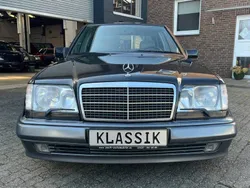 Noir Utilisé 1993 Mercedes E500 Berline | 67 900 €