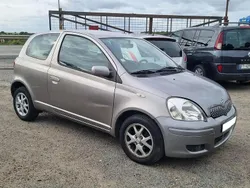 Gris Utilisé 2004 Toyota Yaris Luna Berline | 2 990 €