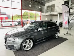 Gris Utilisé 2015 Audi RS3 Sportback Sport Citadine | 38 990 € (Prix assez cher)
