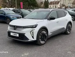 Blanc nacré/toit noir etoilé Utilisé 2024 Renault Scénic Iconic Monospace | 49 490 € (Prix assez cher)