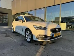 Blanc Utilisé 2024 Seat Leon FR Berline | 26 880 € (Prix juste)