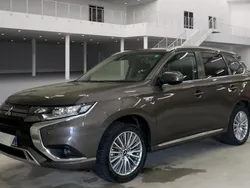 Utilisé 2019 Mitsubishi Outlander P-HEV Instyle | 18 990 € (Prix juste)