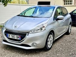 Utilisé 2014 Peugeot 208 Style Citadine | 4 490 € (Prix juste)