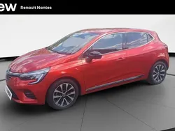 Rouge Utilisé 2023 Renault Clio V Techno Citadine | 17 990 € (Prix juste)