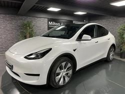 Blanc Utilisé 2022 Tesla Model Y Standard Range SUV | 28 990 € (Prix juste)