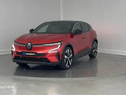 Rouge Utilisé 2024 Renault Mégane Techno SUV | 32 999 € (Prix cher)