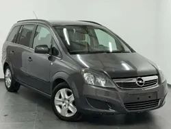 Noir Utilisé 2011 Opel Zafira Monospace | 3 450 €