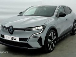 Gris Utilisé 2022 Renault Mégane Techno SUV | 23 690 € (Prix juste)