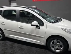 Blanc Utilisé 2013 Peugeot 207 Urban Move Break | 5 990 € (Prix juste)