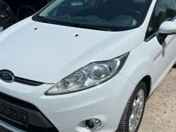 Blanc Utilisé 2012 Ford Fiesta Titanium Citadine | 5 290 € (Prix juste)