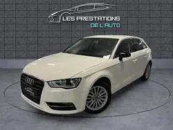 Blanc Utilisé 2013 Audi A3 Ambiente Berline | 14 990 € (Bon prix)