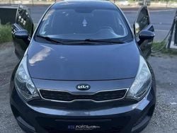 Gris Utilisé 2013 Kia Rio Style Berline | 4 800 € (Prix juste)