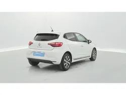 Blanc Utilisé 2023 Renault Clio V Evolution Citadine | 17 390 € (Prix juste)