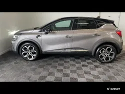 Gris Utilisé 2023 Renault Captur Techno SUV | 21 990 € (Prix cher)