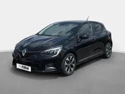 Noir Utilisé 2023 Renault Clio V Evolution Citadine | 18 250 € (Prix juste)