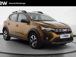 Orange Utilisé 2023 Dacia Sandero Comfort Citadine | 14 899 € (Prix juste)