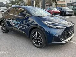 Bleu persan métallisé biton Utilisé 2024 Toyota C-HR SUV | 41 890 €