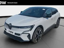 Gris Utilisé 2022 Renault Mégane Iconic Berline | 25 990 € (Prix juste)