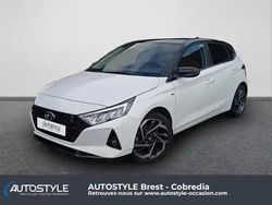 Polar white métal/toit/rétros black Utilisé 2022 Hyundai i20 Berline | 18 490 €
