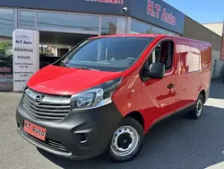 Rouge Utilisé 2015 Opel Vivaro Van | 9 499 € (Prix juste)
