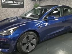Bleu Utilisé 2021 Tesla Model 3 Standard Range Berline | 24 990 € (Prix juste)
