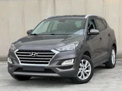 Gris Utilisé 2018 Hyundai Tucson SUV | 11 950 € (Prix juste)