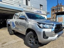 Gris Nouvelle 2025 Toyota HiLux Pick-up | 39 500 € (Bon prix)