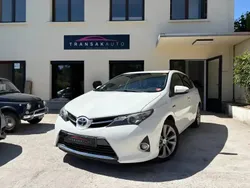 Blanc Utilisé 2013 Toyota Auris Hybrid Style | 8 990 € (Bon prix)