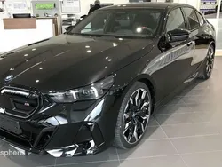 Saphirschwarz métallisé Nouvelle 2024 BMW i5 Sport Line Berline | 96 969 € (Prix cher)