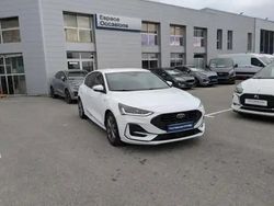 Blanc Occasion 2024 Ford Focus ST-Line X Berline | 24 900 € (Prix assez cher)