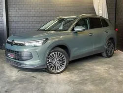Vert Utilisé 2024 VW Tiguan Life SUV | 39 989 € (Prix assez cher)
