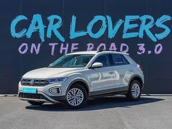 Gris Utilisé 2023 VW T-Roc Life SUV | 27 990 € (Prix juste)