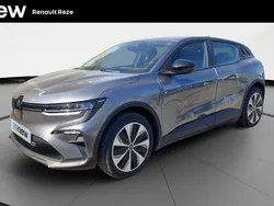 Gris Utilisé 2022 Renault Mégane Evolution Berline | 24 980 € (Prix juste)