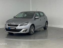 Utilisé 2015 Peugeot 308 Allure Berline | 10 990 € (Prix juste)