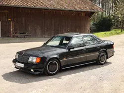 Noir Utilisé 1992 Mercedes E300 Berline | 52 500 €