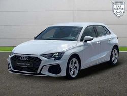 Blanc Utilisé 2021 Audi A3 Ambition Berline | 22 990 € (Prix juste)